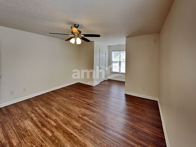 Building Photo - 615 Glen Valley Trl