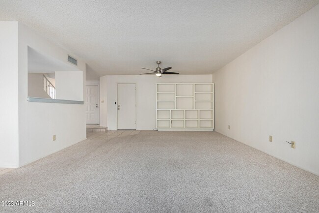 Building Photo - 9422 S 43rd Pl