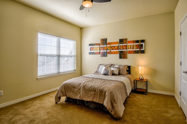 Building Photo - 6544 Range Overlook Heights