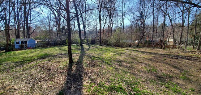 Building Photo - 2 Bedroom 1 Bathroom House!