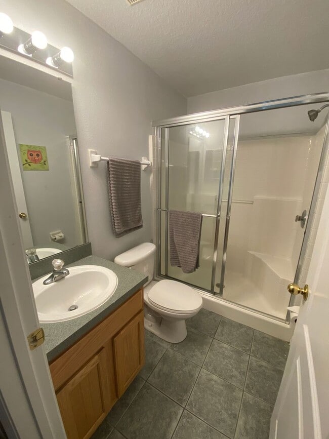 Building Photo - 4 Bedroom 3 Bath home in Sandy Ridge subdivision, in Davenport for RENT!
