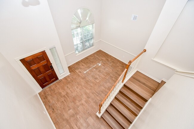 Building Photo - 1310 Lake Edinburg Ct