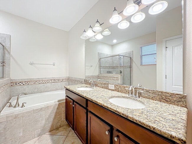 Building Photo - 15147 Driftwood Bend St