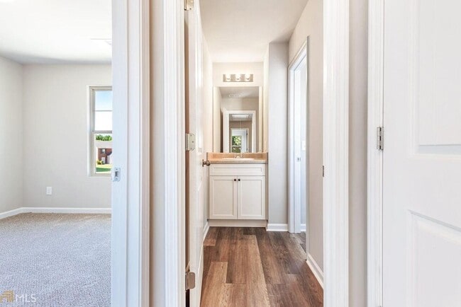 Building Photo - 2555 Marlin Dr