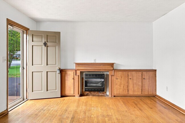 Building Photo - 15 Eavers Cir