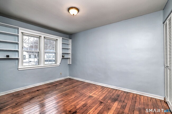 Building Photo - 106 Higbie Dr