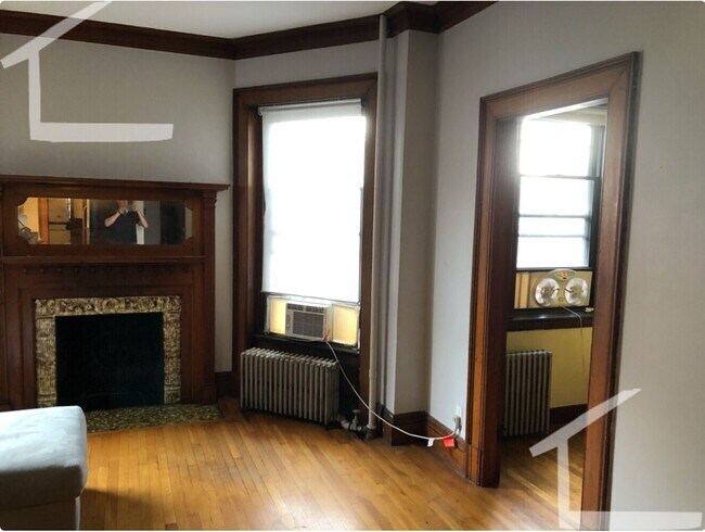 Building Photo - 9/1 No Fee! Sunny, charming 1BR near Kenmore, Audobon Circle!