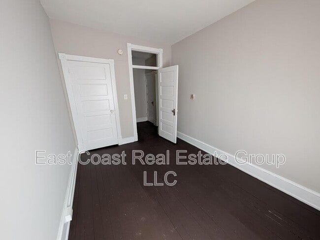 Building Photo - 304 1/2 W Martin St