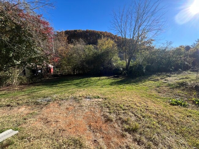 Building Photo - 109 Dalton St