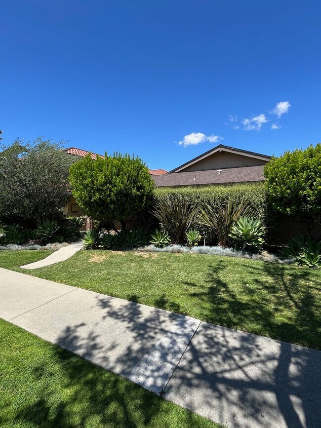 Building Photo - 3811 Green Ave