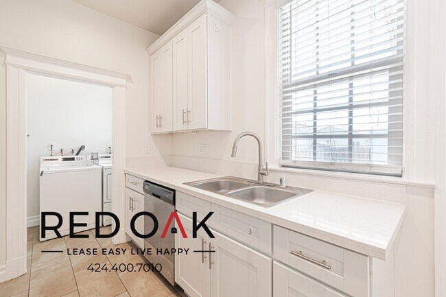 Building Photo - 3425 Walton Ave