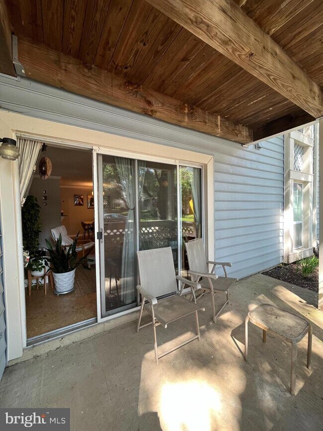 Building Photo - 7801 Willow Point Dr