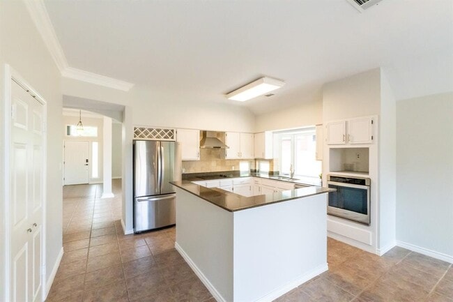 Building Photo - 8002 Manx Dr