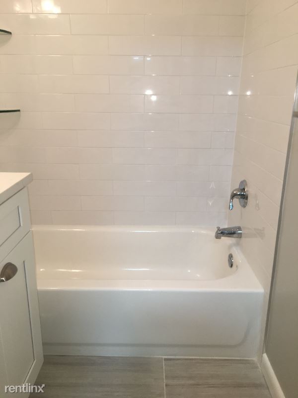 Building Photo - 1 br, 1 bath Condo - 10626 Weymouth St