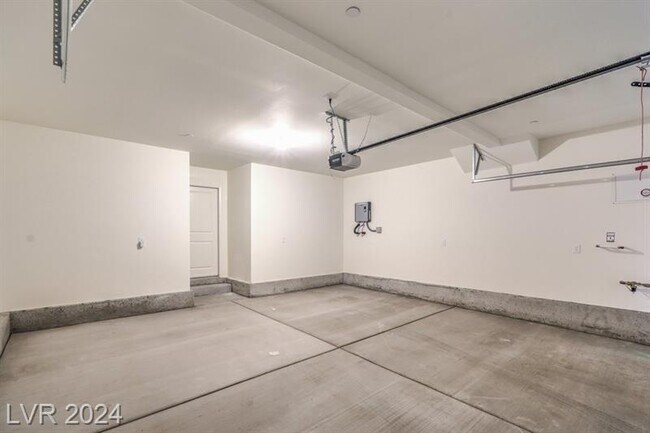 Building Photo - 4423 Honey Hls Ave