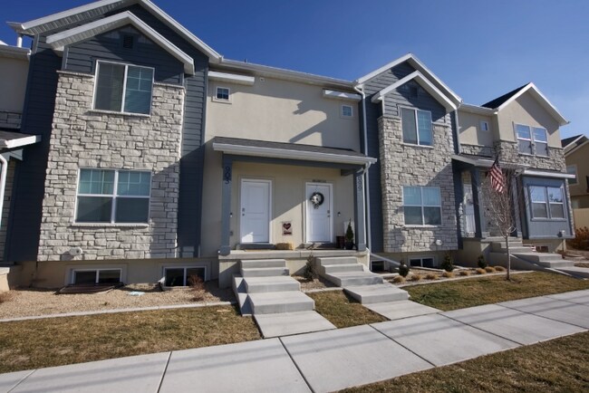 Building Photo - 899 N 1120 E