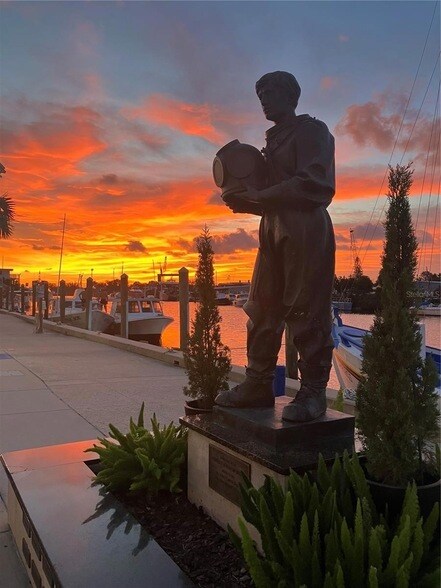 Building Photo - 654 Windrush Bay Dr