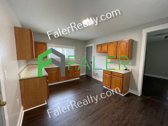 Building Photo - Beautiful South Park Home