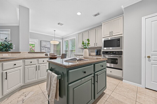Building Photo - 27 E Shale Creek Cir