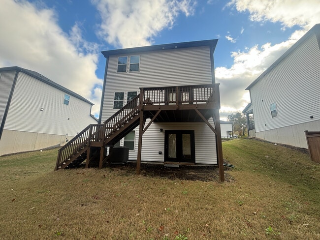 Building Photo - Room in House on Collaborative Wy