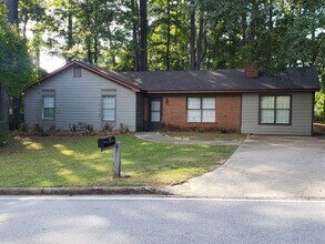 Building Photo - 3047 Lake Monroe Rd