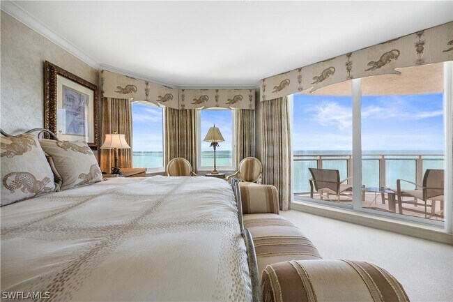 Building Photo - 8231 Bay Colony Dr