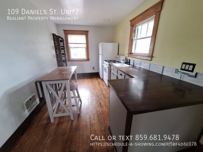 Building Photo - 109 Daniels St