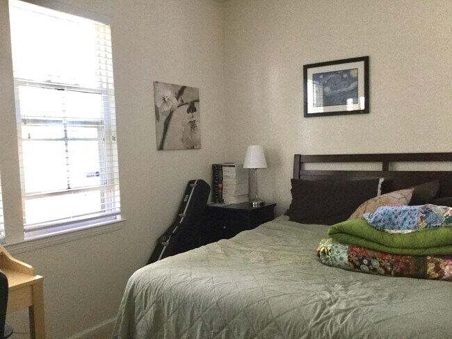 Building Photo - 6 Dockside Cir