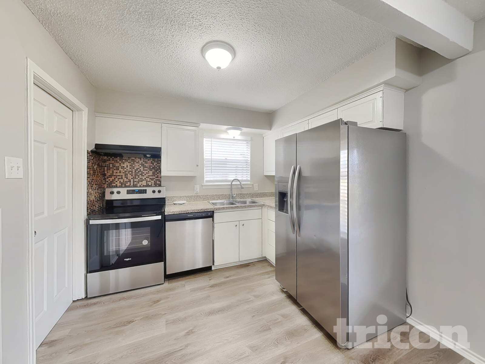 Building Photo - 1142 Shadyglen Cir