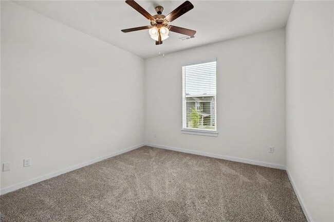 Building Photo - 283 S Neon Ave