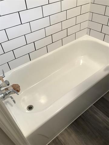 Building Photo - 304 E 6th St