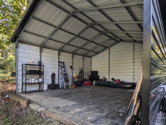Building Photo - 317 Balsam Dr