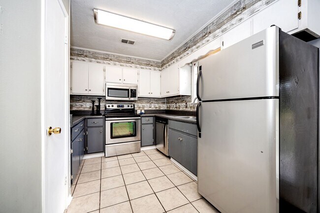 Building Photo - 5836 Slater Cir