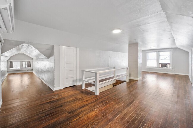 Building Photo - 903 Shoal Cliff Ct
