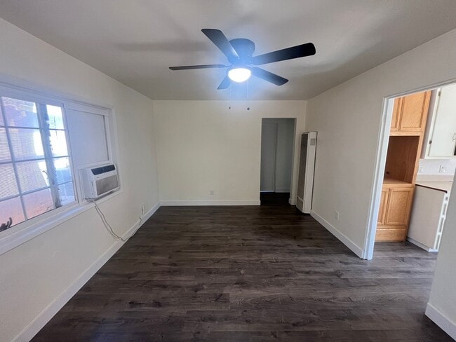 Building Photo - 406 Niles Ave