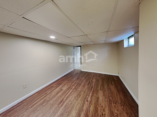 Building Photo - 7181 Candlestone Dr