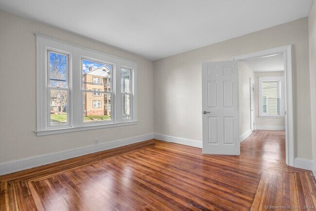 Building Photo - 49 Belden St