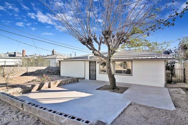 Building Photo - 5205 Yandell Dr