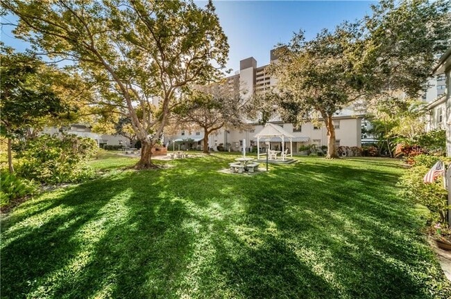 Building Photo - 6990 Place De La Paix