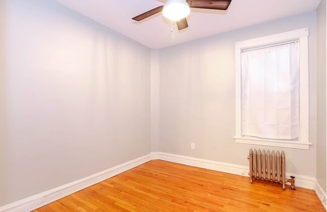 Building Photo - 1314 W Argyle St