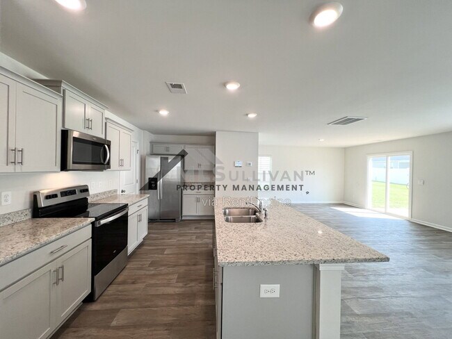 Building Photo - 2932 Egert Dr