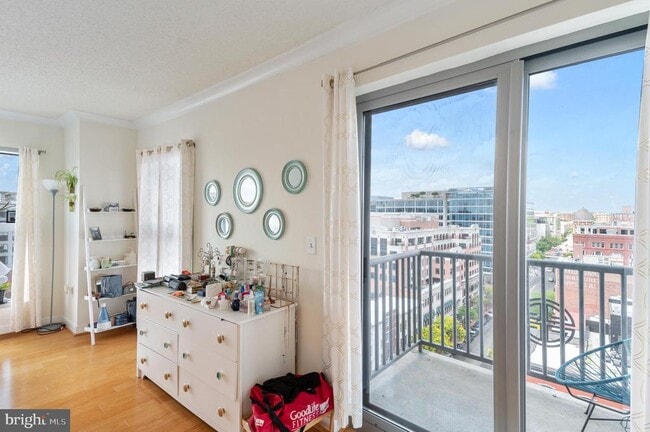 Building Photo - 777 7th St NW