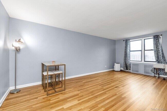 Building Photo - 84-19 51st Ave