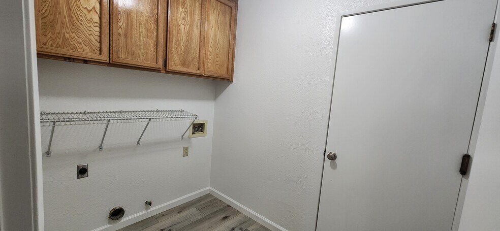 Building Photo - 9328 Carvalho Ct