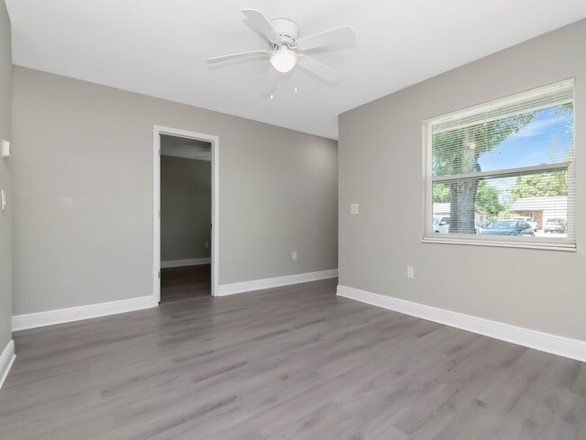 Building Photo - Stunning Fully Renovated 3BR/2BA Unit | Move-In Ready