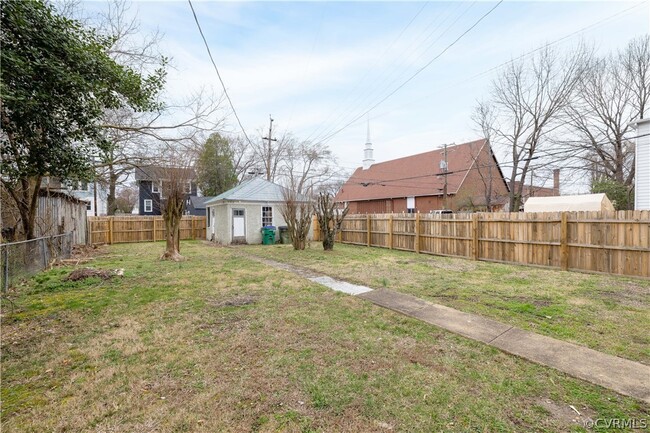 Building Photo - 2726 Hanes Ave