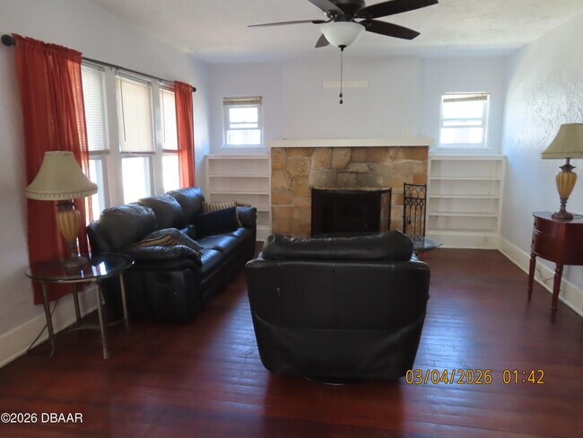 Building Photo - 112 Fox Pl