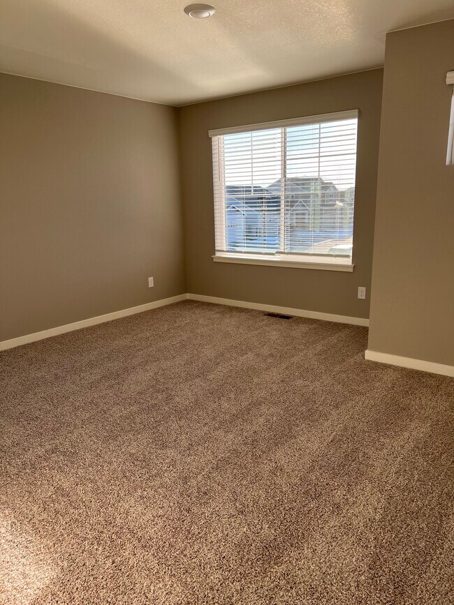 Building Photo - 4503 Kingswood Dr