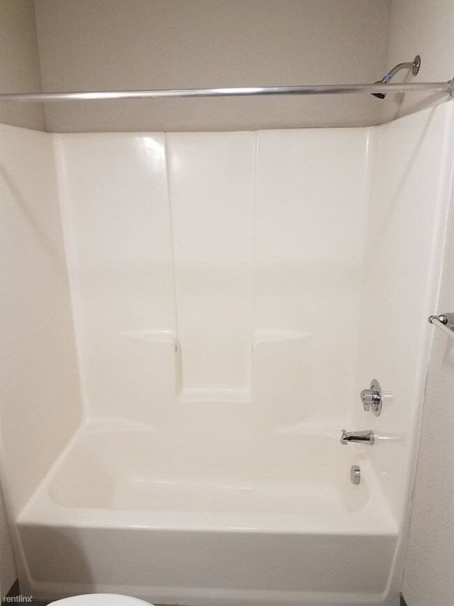 2 br, 1 bath Apartment Decatur Downs 407 E Edgar Bergen Blvd