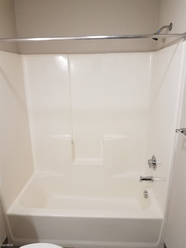 Building Photo - 2 br, 1 bath Apartment - Decatur Downs